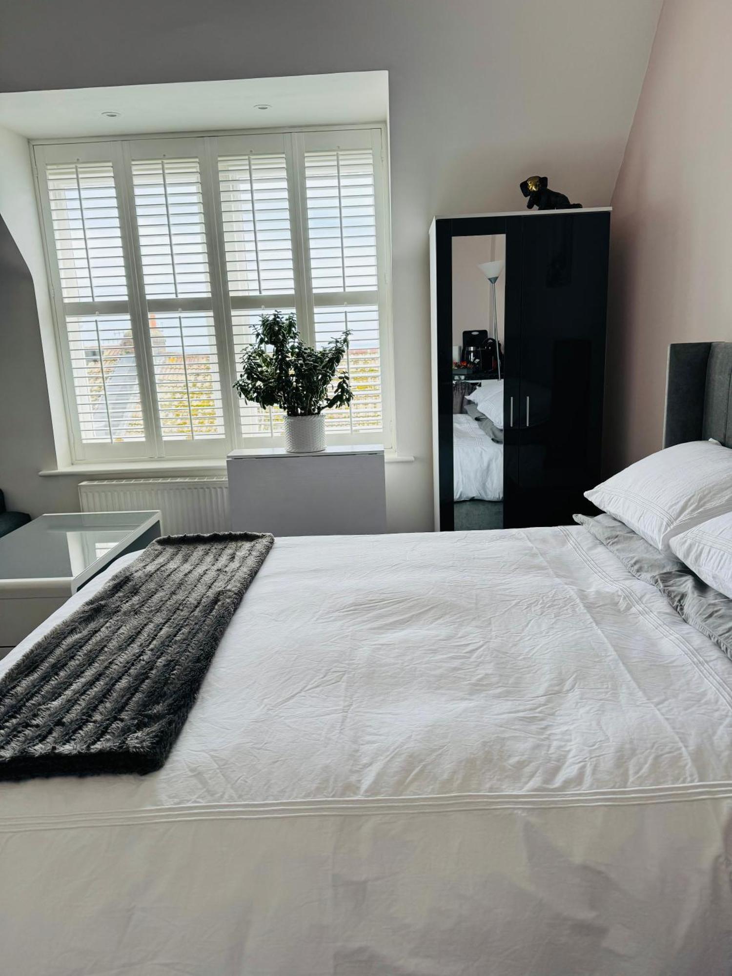 Penthouse Suite, Sea View, Close To Shops, Beach And Train St Leonards-on-Sea Extérieur photo
