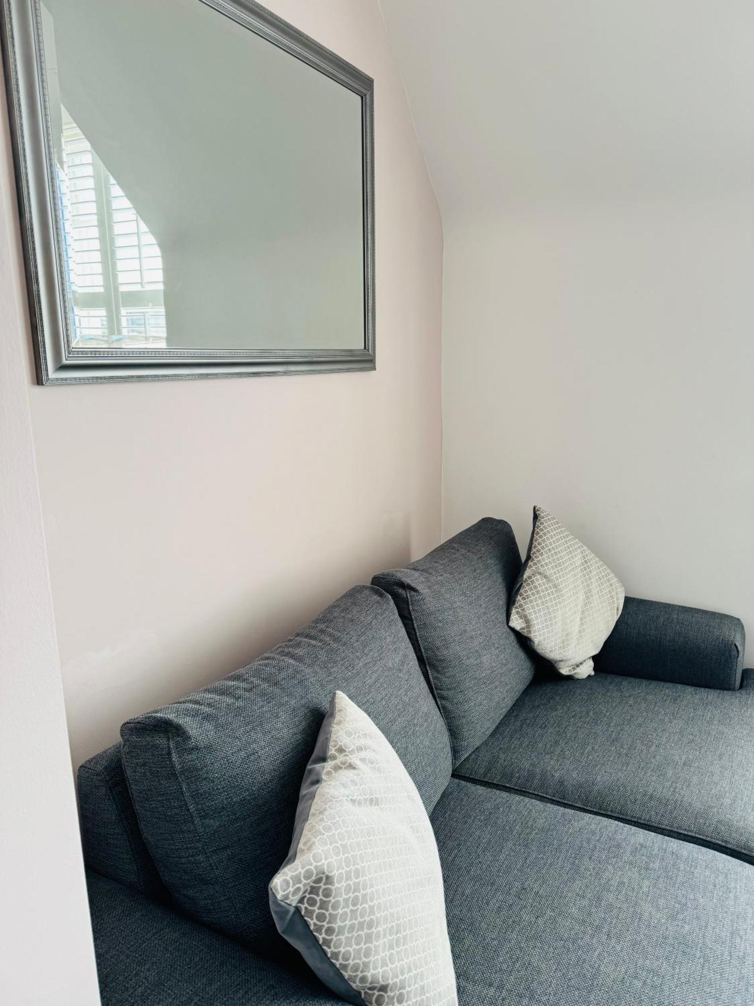 Penthouse Suite, Sea View, Close To Shops, Beach And Train St Leonards-on-Sea Extérieur photo